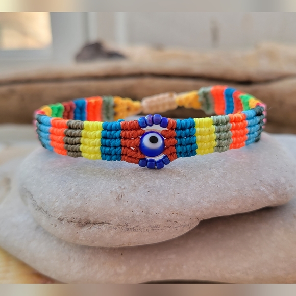 Handmade Multicolor Friendship Bracelet - Picture 1 of 6